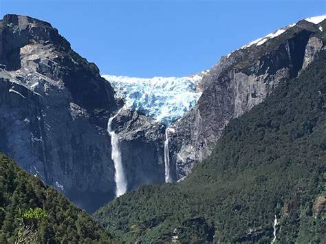 ledovec Ventisquero Colgante a jezero Témpanos