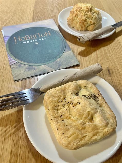 Shire’s Rest Café a vstupní plocha Hobbitonu