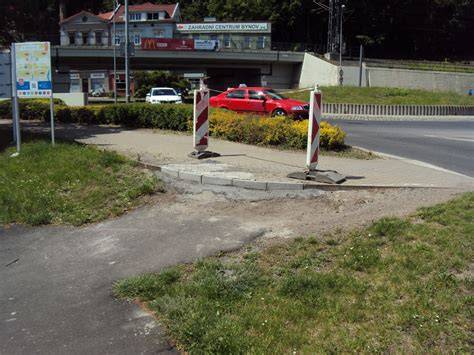 Parkoviště a bezbarierový přístup u zámku