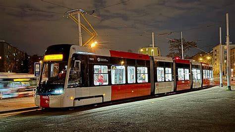 noční tramvaje a spojeni na letiště (obrazek)