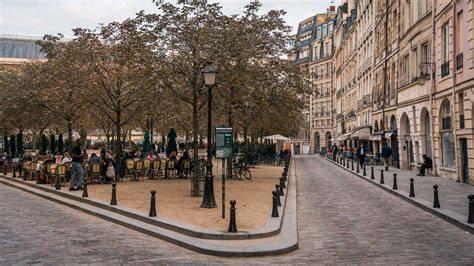 Trojúhelníkové náměstí Place Dauphine