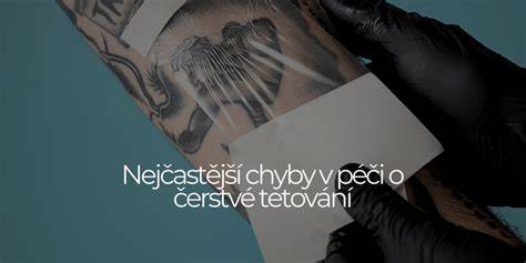 mikročip a tetování v pasu