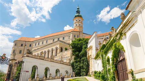 Vinice a zámek Mikulov