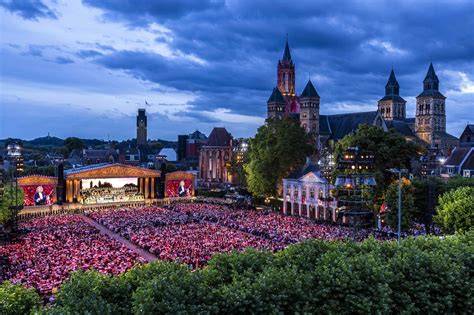 Maastricht Vrijthof concert overview infographic