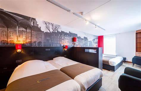 Maastricht hotel package infographic