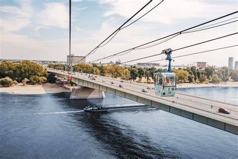 lanová dráha přes Rýn s výhledem na město