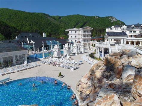 Infografika: Znázornění balíčků a slev Aphrodite Palace