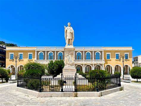 Solomos Square v noci