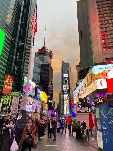 Times Square v ranných hodinách