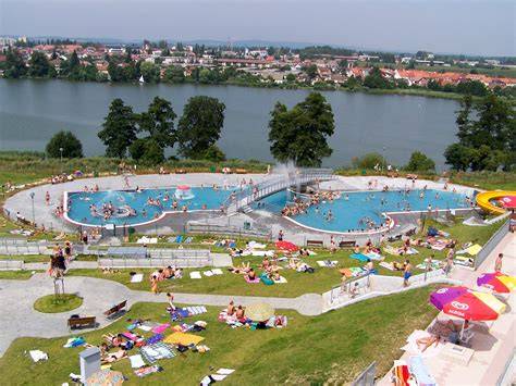 venkovní bazény a aquaparky v regiónech