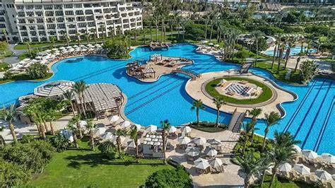 Steigenberger Al Dau Beach Hotel - bazény a pláž