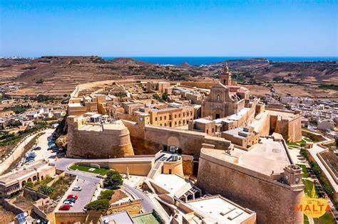 Gozo Citadela a okolí