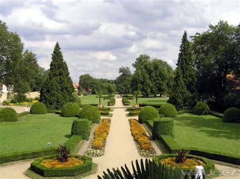 zámek Libochovice a park
