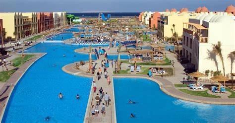 turistický resort Titanic Beach a Titanic Palace u Hurghady
