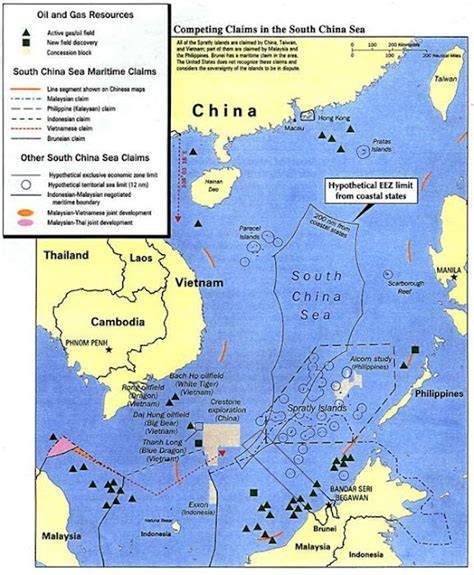 Spratly ostrovy a Paracelské ostrovy - vojenská infrastruktura