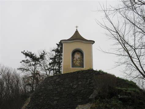 Okružní cesta západně od Křivoklátu