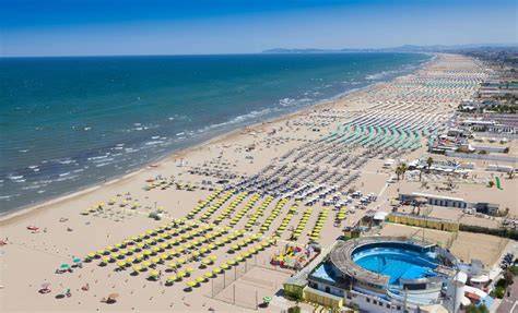 Riccione pláže a promenáda
