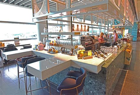 Obchody a restaurace na letišti Taipei